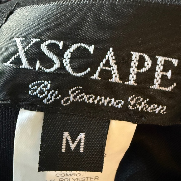 Black halter style top,M.XSCAPE - Picture 7 of 10